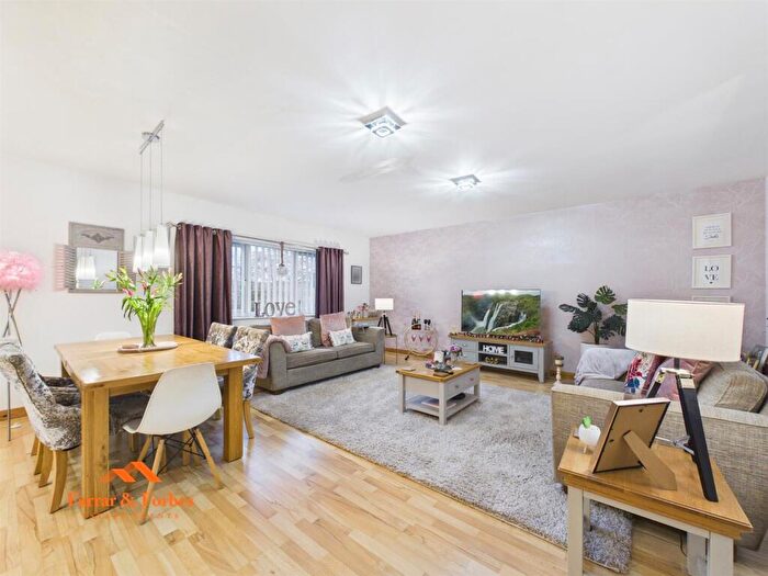 2 Bedroom Apartment For Sale In Colne Lane, Colne, BB8