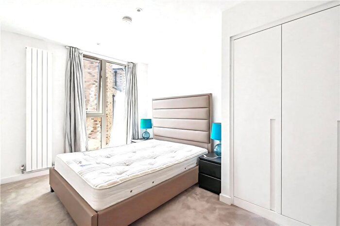 2 Bedroom Flat To Rent In Commodore House Royal Wharf, Royal Crest Ave, London, E16