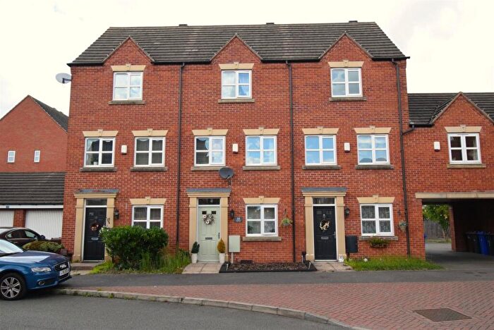 3 Bedroom Town House For Sale In Blakeholme Court, Burton-On-Trent, DE14