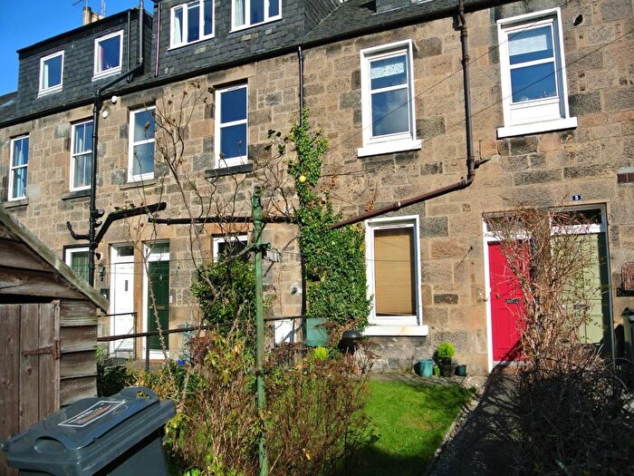 2 Bedroom Flat To Rent In Thornville Terrace, Leith, Edinburgh, EH6