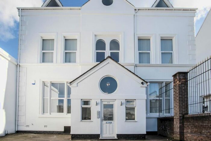 1 Bedroom Flat To Rent In Apartment, Hall Lane, L9