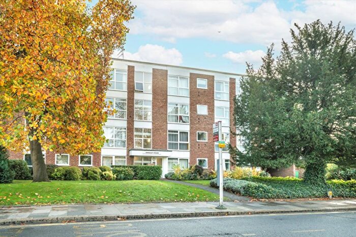 2 Bedroom Flat To Rent In Claremont Road, Surbiton, KT6
