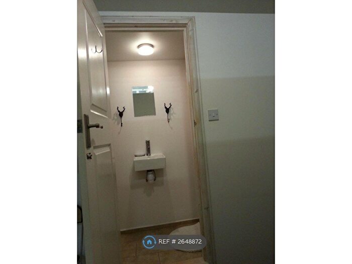 1 Bedroom Flat To Rent In Battersea Bridge Rd, London, SW11