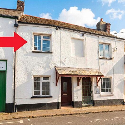 2 Bedroom Cottage For Sale In Bridge Street, Hatherleigh, Okehampton, EX20