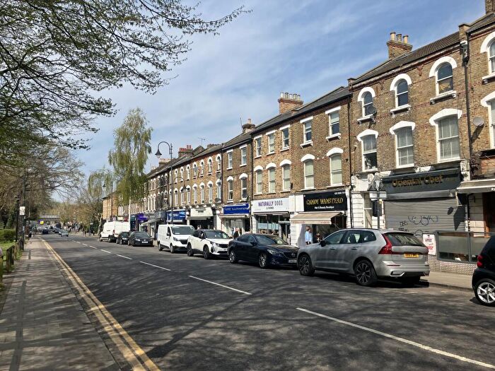 2 Bedroom Flat To Rent In High Street (), Wanstead, E11