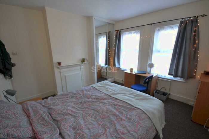 3 Bedroom Terraced House To Rent In Brighton Road, Earley, Reading, Berkshire, RG6