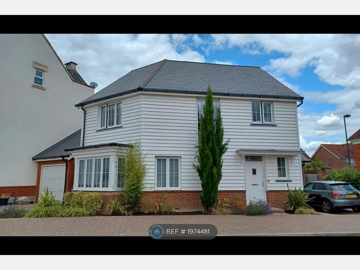 3 Bedroom Detached House To Rent In The Boulevard, Horsham, RH12