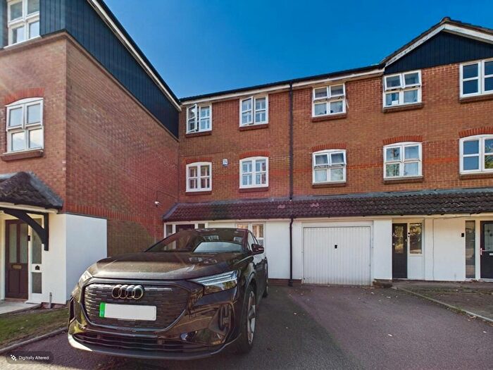 4 Bedroom Town House To Rent In Imperial Way, Hemel Hempstead, HP3