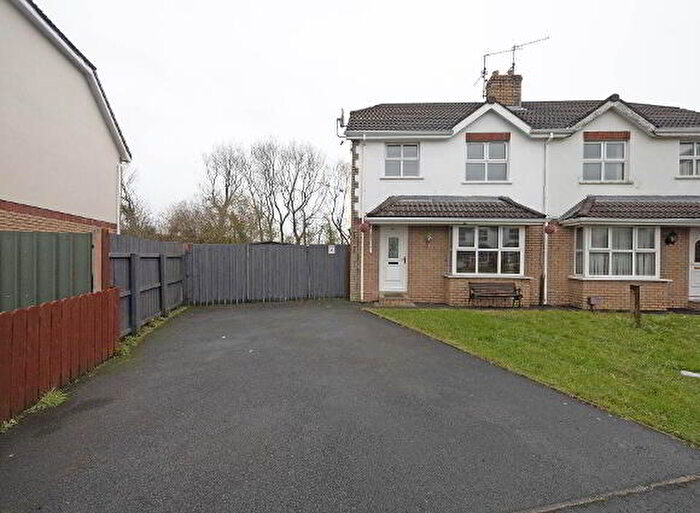 3 Bedroom Semi-Detached House For Sale In Carrigart Manor, Craigavon, BT65