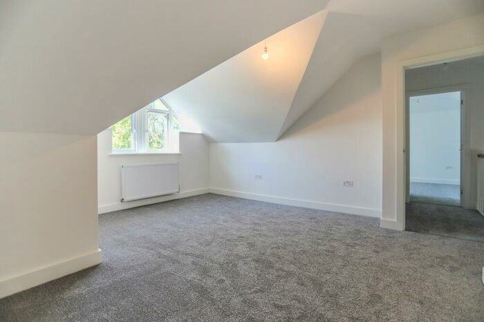 3 Bedroom Chalet For Sale In Eastfield Lane, Ringwood, Hampshire., BH24