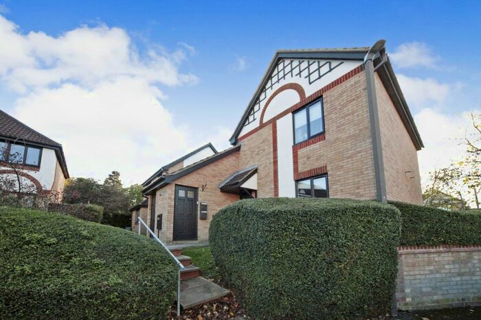 1 Bedroom Maisonette To Rent In Pimpernel Grove, Walnut Tree, MK7