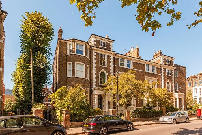 2 Bedroom Flat To Rent In Highbury Crescent, Islington, London, N5