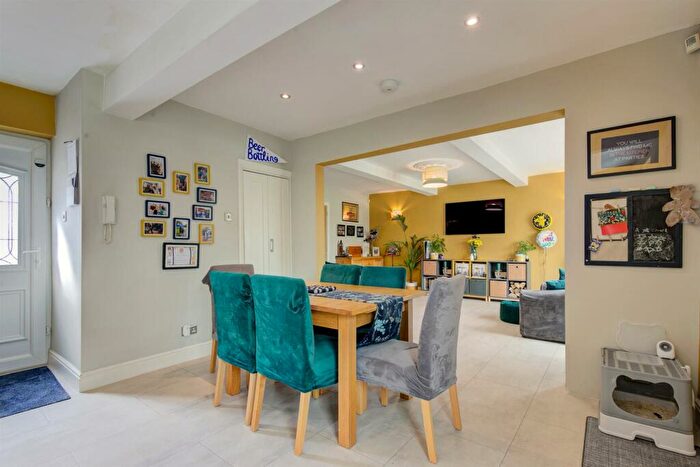 5 Bedroom Detached House For Sale In Glebelands Road, Sale, M33