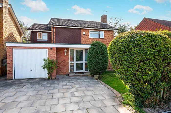 4 Bedroom House For Sale In Gosden Hill Road, Burpham, Guildford, GU4
