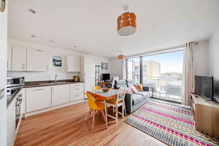 1 Bedroom Flat To Rent In Tewkesbury Road, West Ealing, London, W13