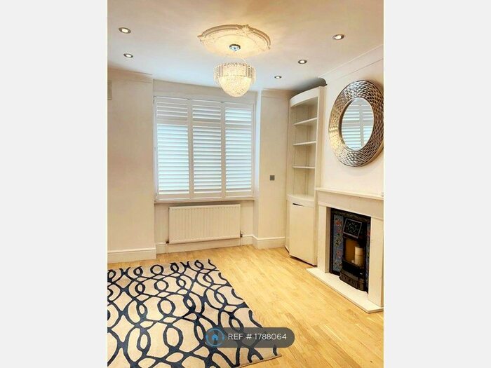 3 Bedroom Terraced House To Rent In Tunis Road, London, W12