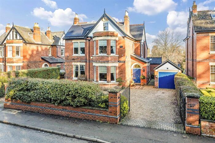 5 Bedroom Detached House For Sale In Hatherley Road, Cheltenham, GL51