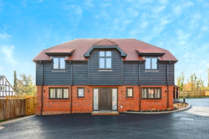 4 Bedroom Detached House For Sale In Huntersfield Farm, Fairlawn Road, Banstead, Surrey, SM7
