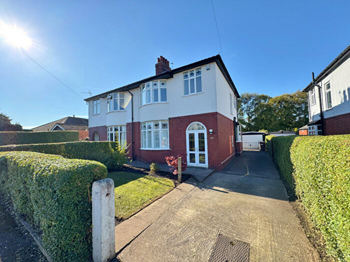 3 Bedroom Semi Detached House For Sale In Chesmere Drive, Penwortham, Lancashire, PR1