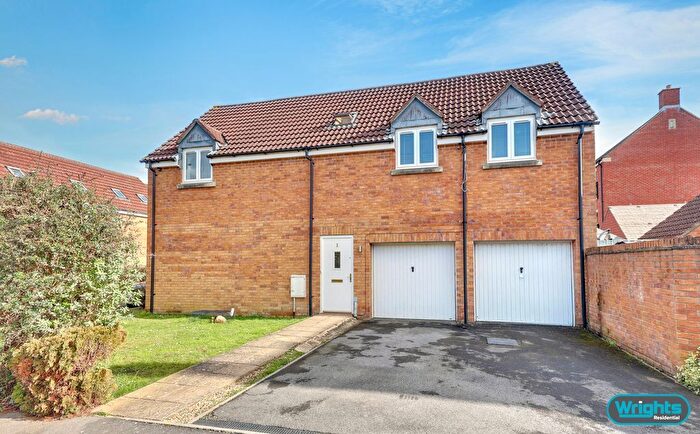 2 Bedroom Flat To Rent In Bulrush Place, Trowbridge, BA14