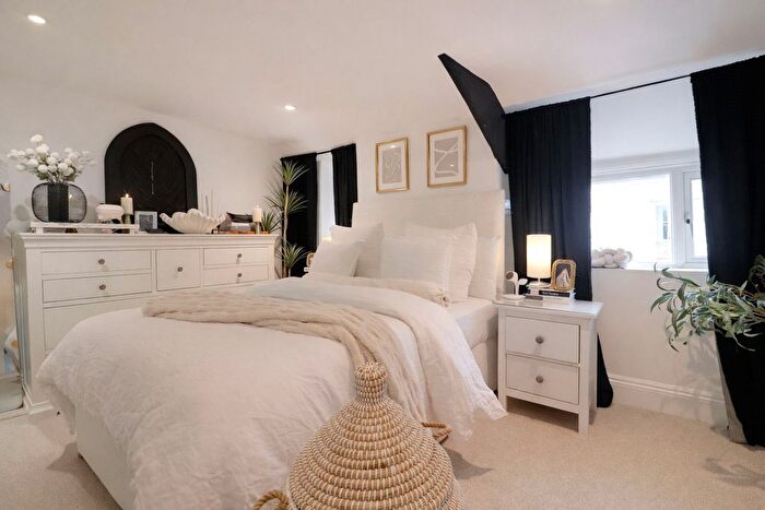 3 Bedroom Terraced House For Sale In High Street, Bideford, Devon, EX39