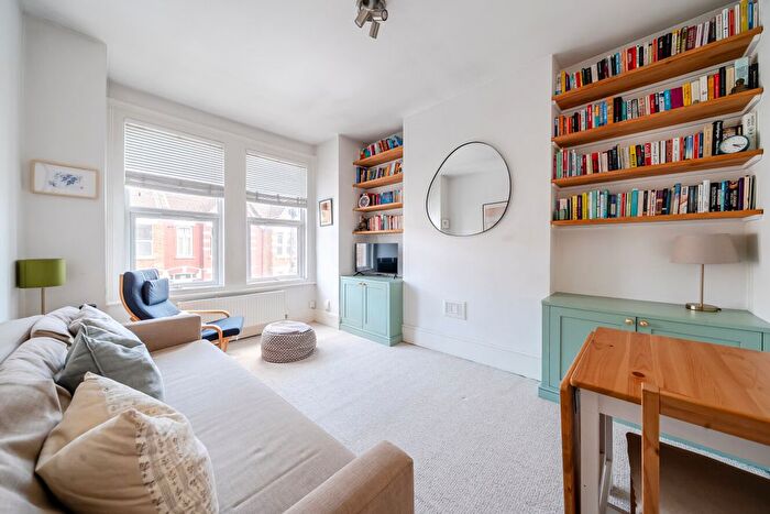 2 Bedroom Flat For Sale In Bruce Road, Mitcham, CR4