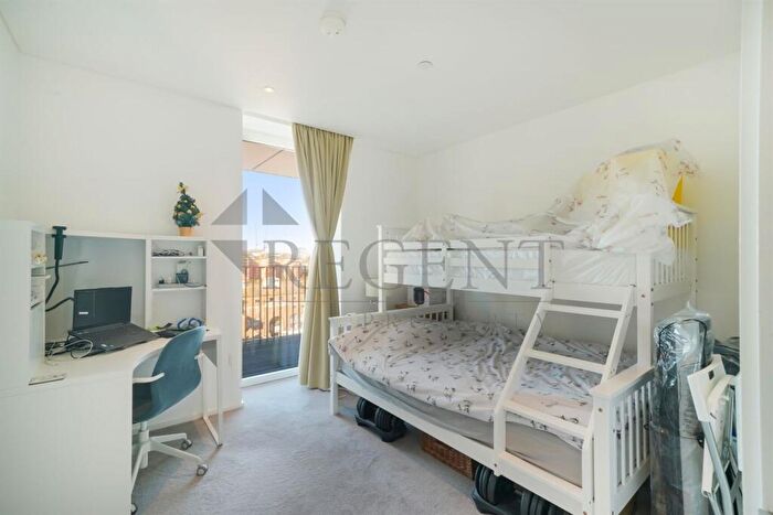 2 Bedroom Apartment To Rent In Coda Residences, Battersea, SW11