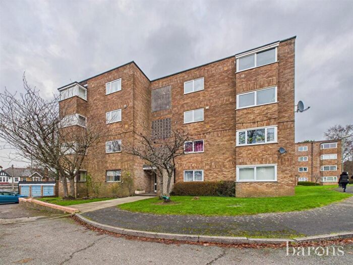 2 Bedroom Apartment For Sale In Ashley Lodge, Basingstoke, RG21