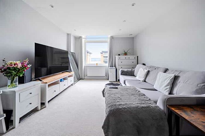 1 Bedroom Flat For Sale In Chrysler House, Welwyn Garden City, Hertfordshire, AL7