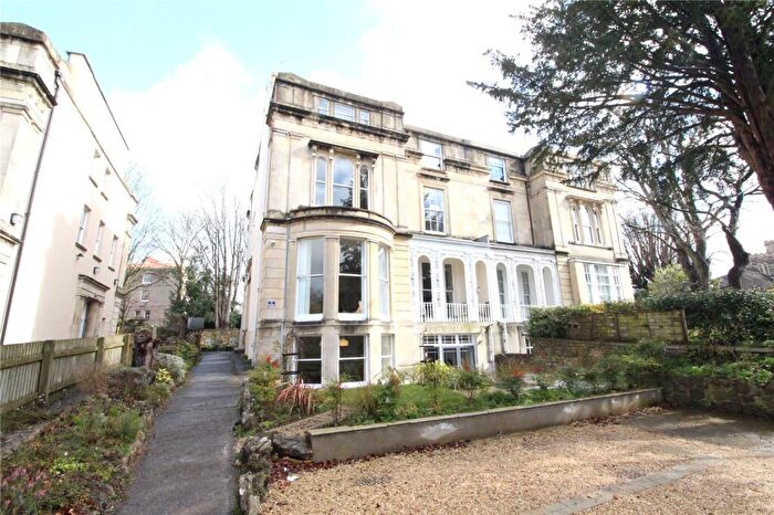 3 Bedroom Apartment To Rent In Hillside, Cotham, Bristol, Somerset, BS6