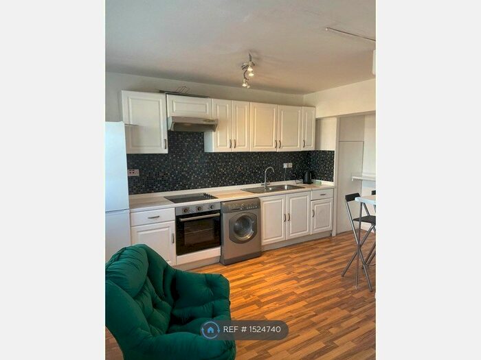 3 Bedroom Flat To Rent In Galton Tower, Birmingham, B1