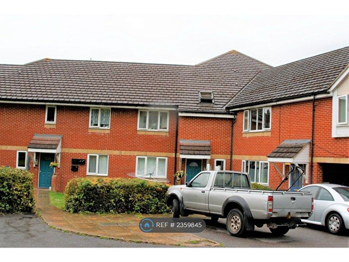 2 Bedroom Flat To Rent In Totteridge Road, High Wycombe, HP13
