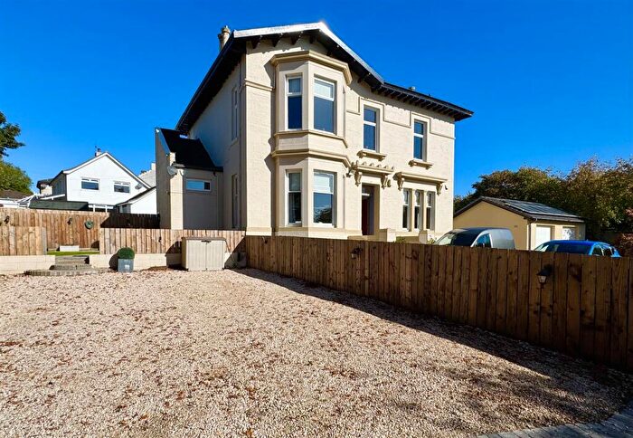 3 Bedroom Apartment For Sale In Clark Street, Airdrie, ML6