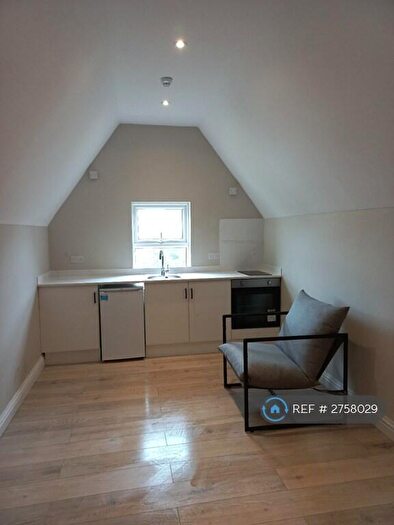Studio To Rent In Crescent Road, Bournemouth, BH2
