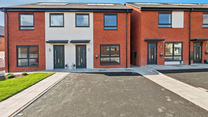 3 Bedroom Semi Detached House To Rent In Yealm Close, Derby, DE73