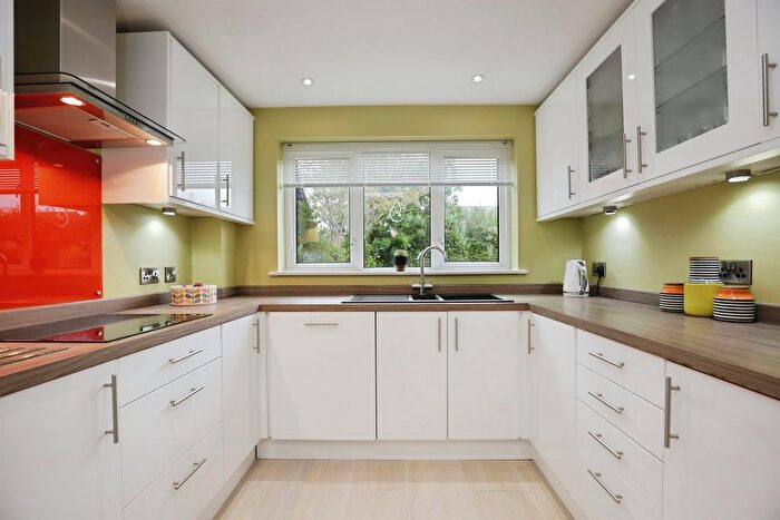 4 Bedroom Detached House For Sale In Napton Rise, Southam, CV47