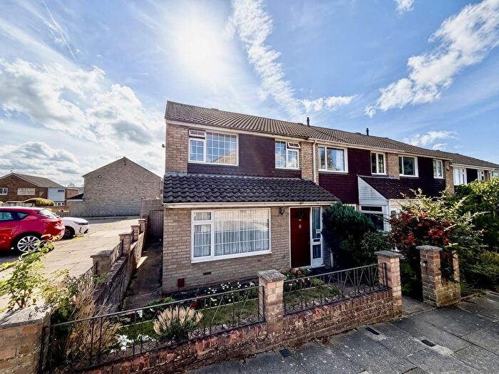 3 Bedroom End Of Terrace House For Sale In Keymer Close, Luton, LU2