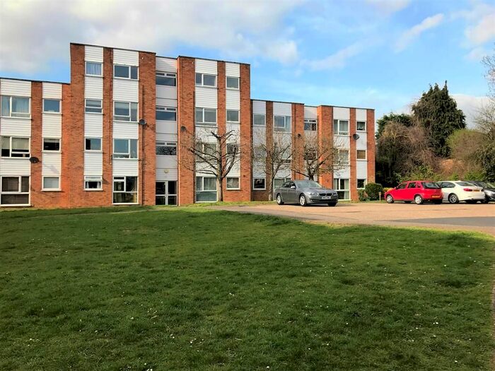 2 Bedroom Flat To Rent In Trapstyle Road, Ware, SG12