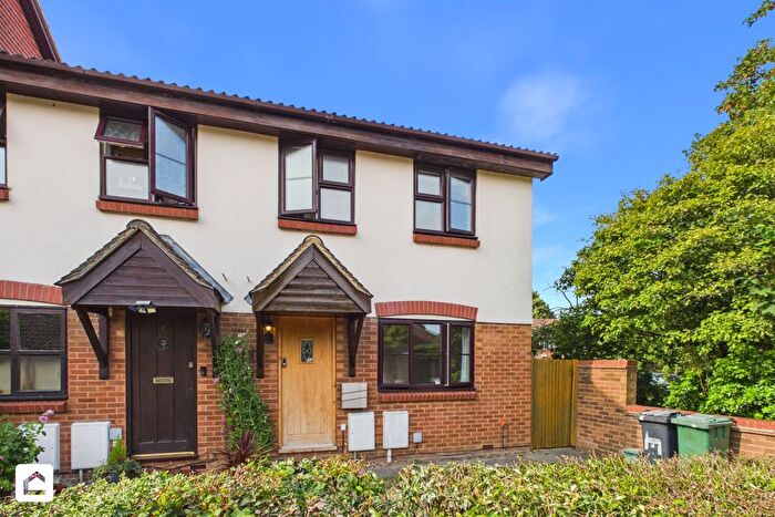 2 Bedroom End Of Terrace House To Rent In Keats Avenue, Redhill, Surrey, RH1