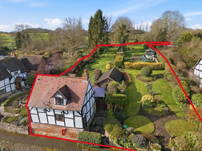 2 Bedroom Cottage For Sale In Haselor, Alcester, B49