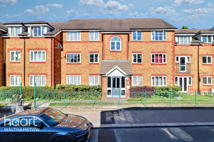 2 Bedroom Apartment For Sale In Westbury Road, Walthamstow, E17