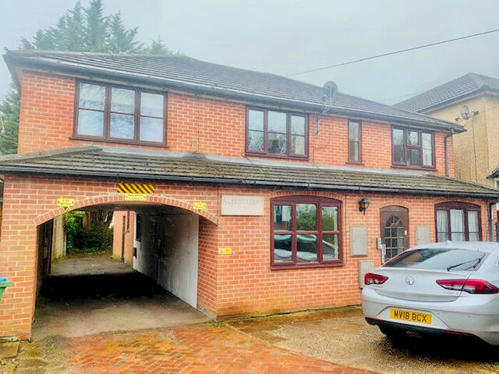 1 Bedroom Apartment To Rent In Albert Court, Portswood, SO17