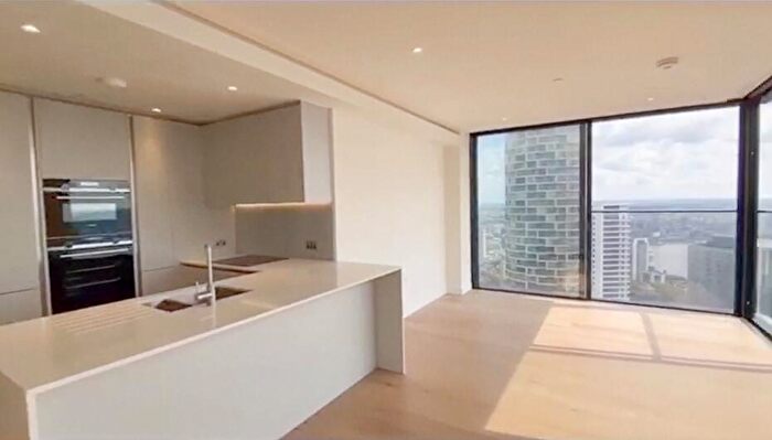 2 Bedroom Flat To Rent In Hampton Tower, Marsh Wall, E14