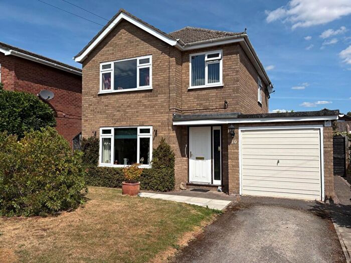3 Bedroom Detached House For Sale In St Marys Close, Weston, PE12