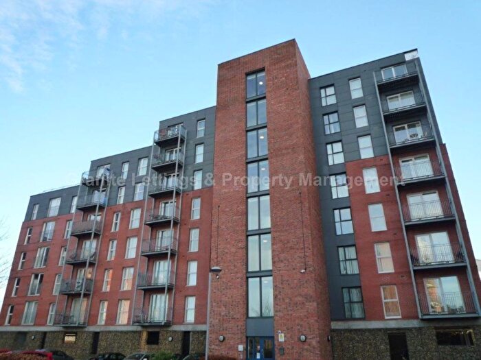 2 Bedroom Flat To Rent In Stillwater Drive, Sportcity, Manchester, M11