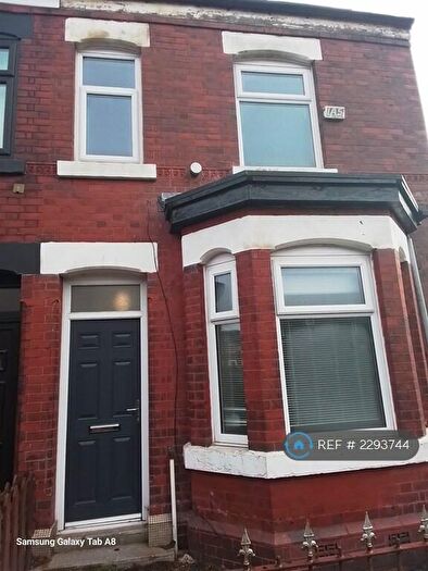 3 Bedroom End Of Terrace House To Rent In Holly Street, Droylsden, Manchester, M43