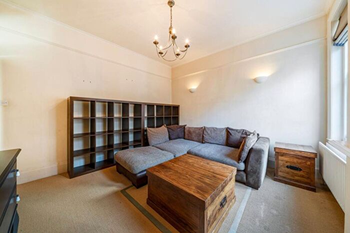 1 Bedroom Flat For Sale In Prince Of Wales Mansions, Battersea, London, SW11