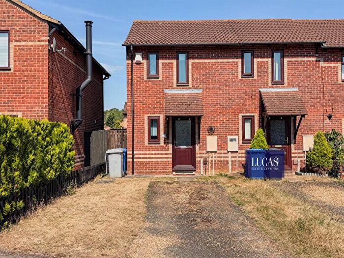 1 Bedroom End Of Terrace House For Sale In Wilton Road, NN15