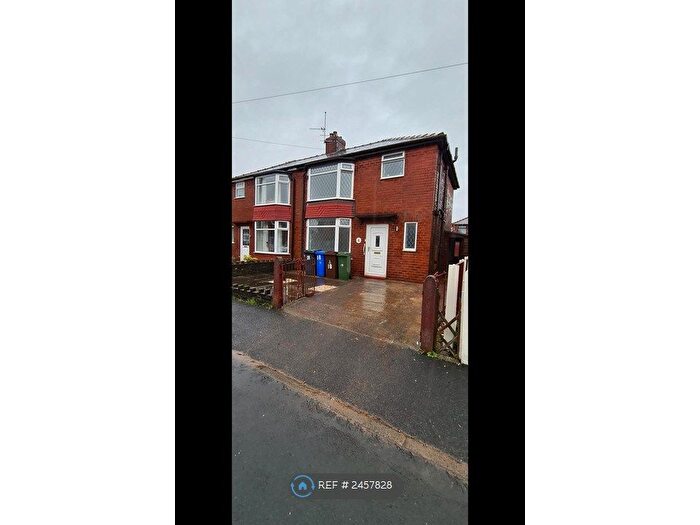 3 Bedroom Semi-Detached House To Rent In Thackeray Grove, Droylsden, Manchester, M43