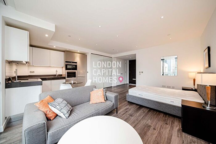 Apartment To Rent In Catalina House, Canter Way, London, E1